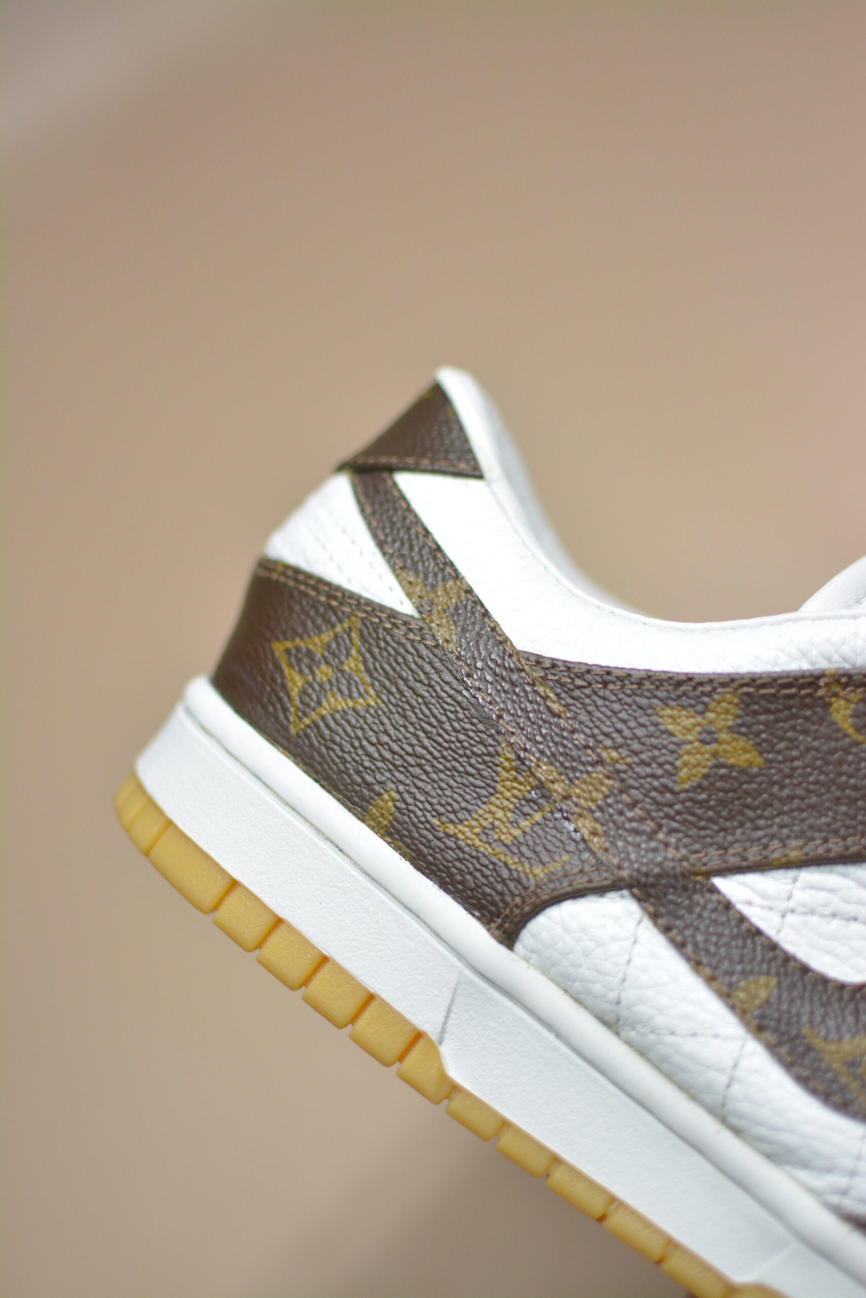 NIKE SB DUNK WHITE & BROWN - Image 6