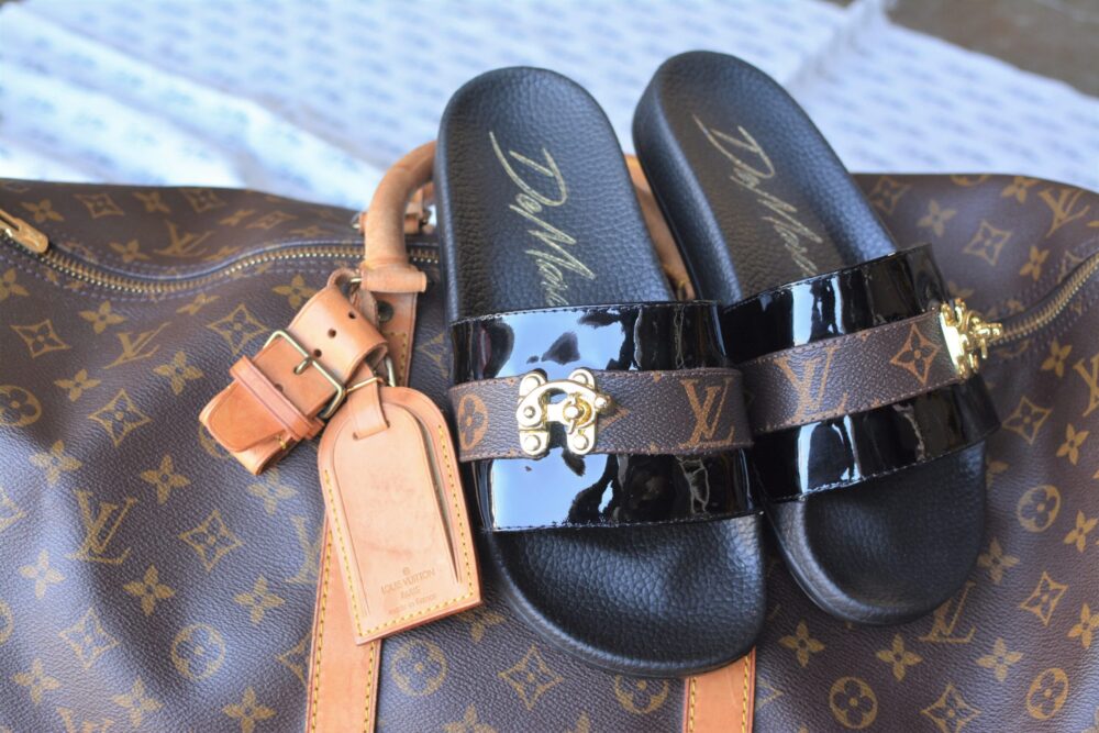 BLACK & BROWN LV