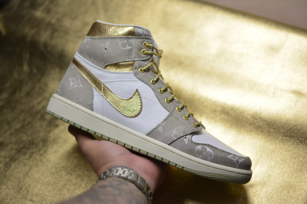 JORDAN 1 GOLD LV - Image 3
