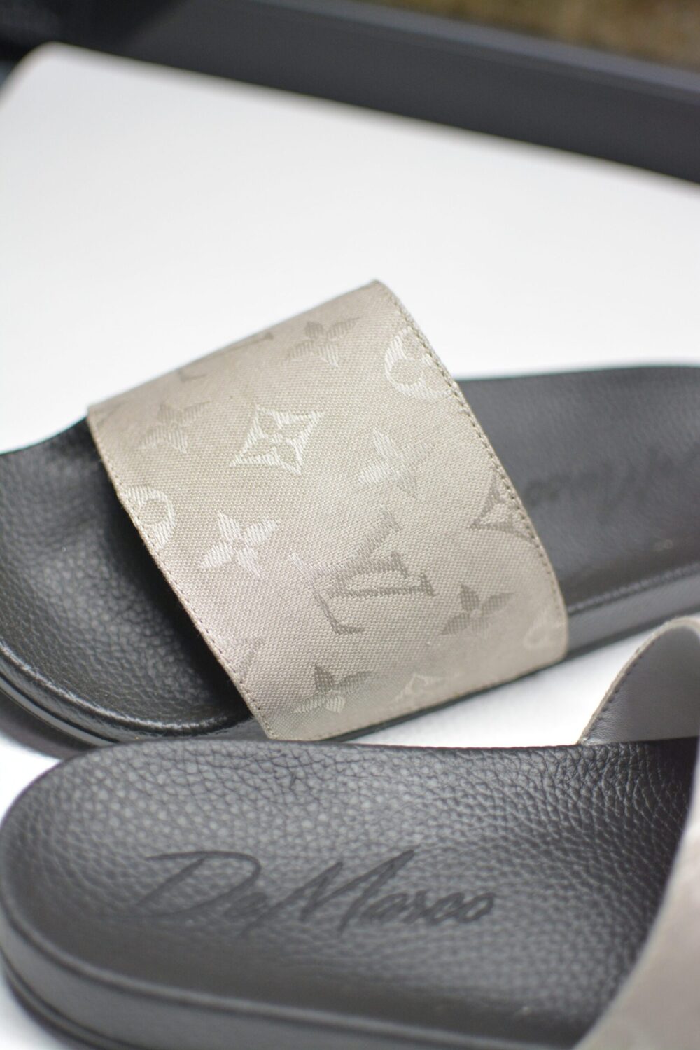 CREAM LV SLIDES