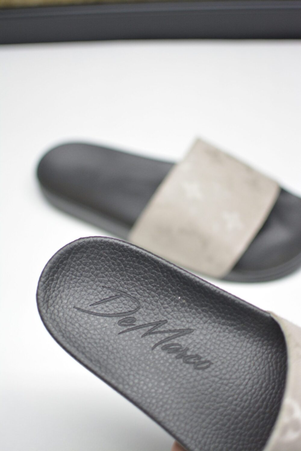 CREAM LV SLIDES - Image 2