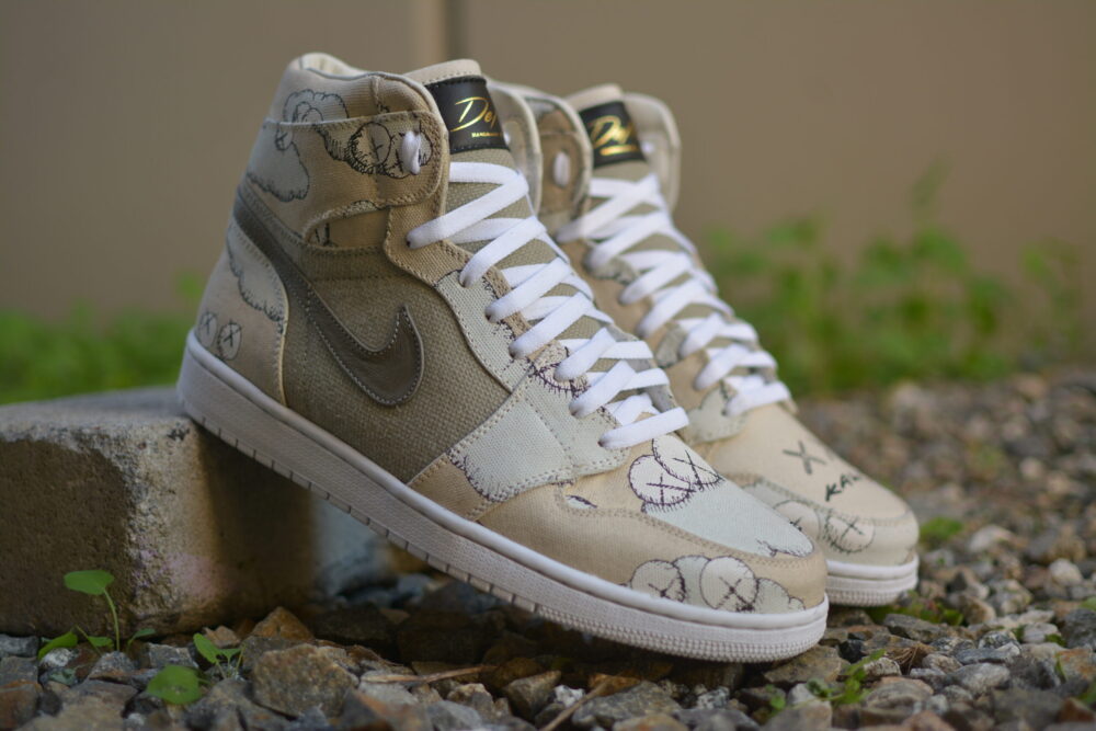 JORDAN 1 KAWS - Image 2