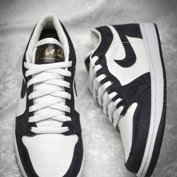 JORDAN 1 LOW BLACK LV