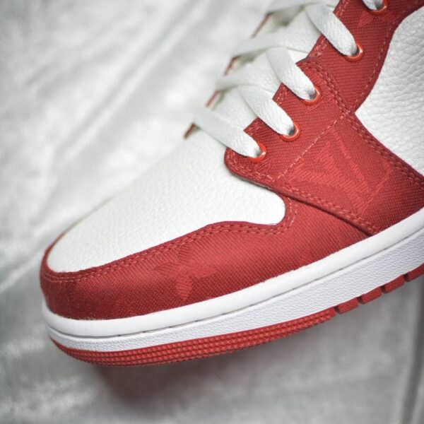 JORDAN 1 LOW RED LV