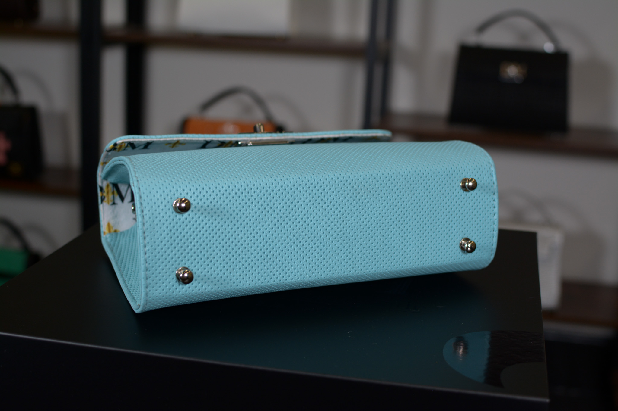 The Flue Sky Blue - Image 7