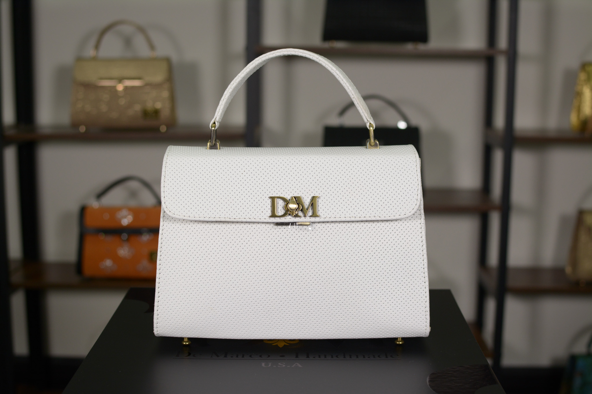 The Fleur White Antique