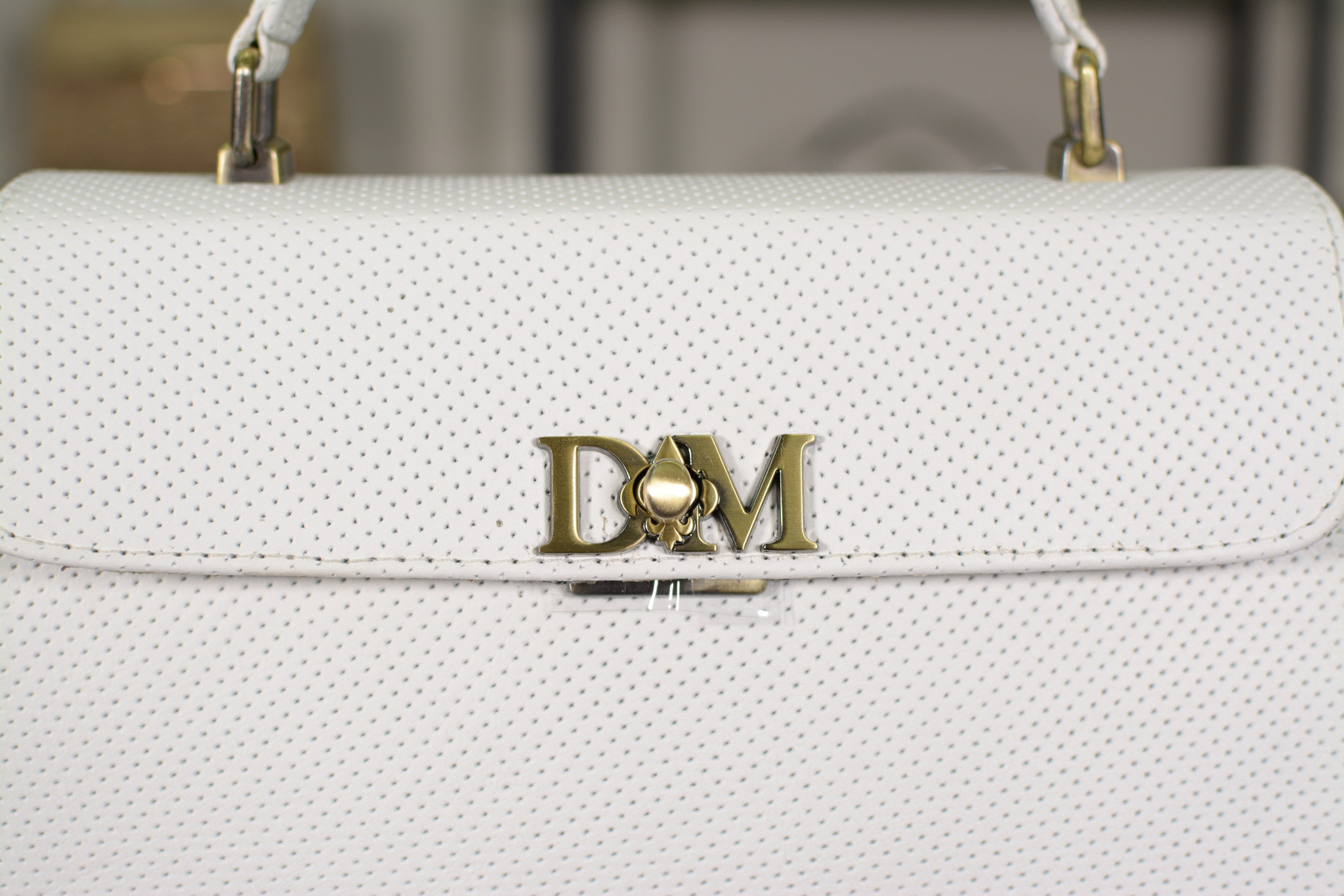 The Fleur White Antique - Image 2