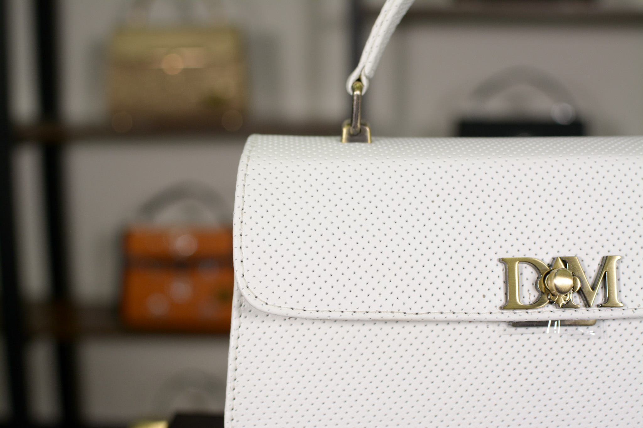 The Fleur White Antique - Image 3