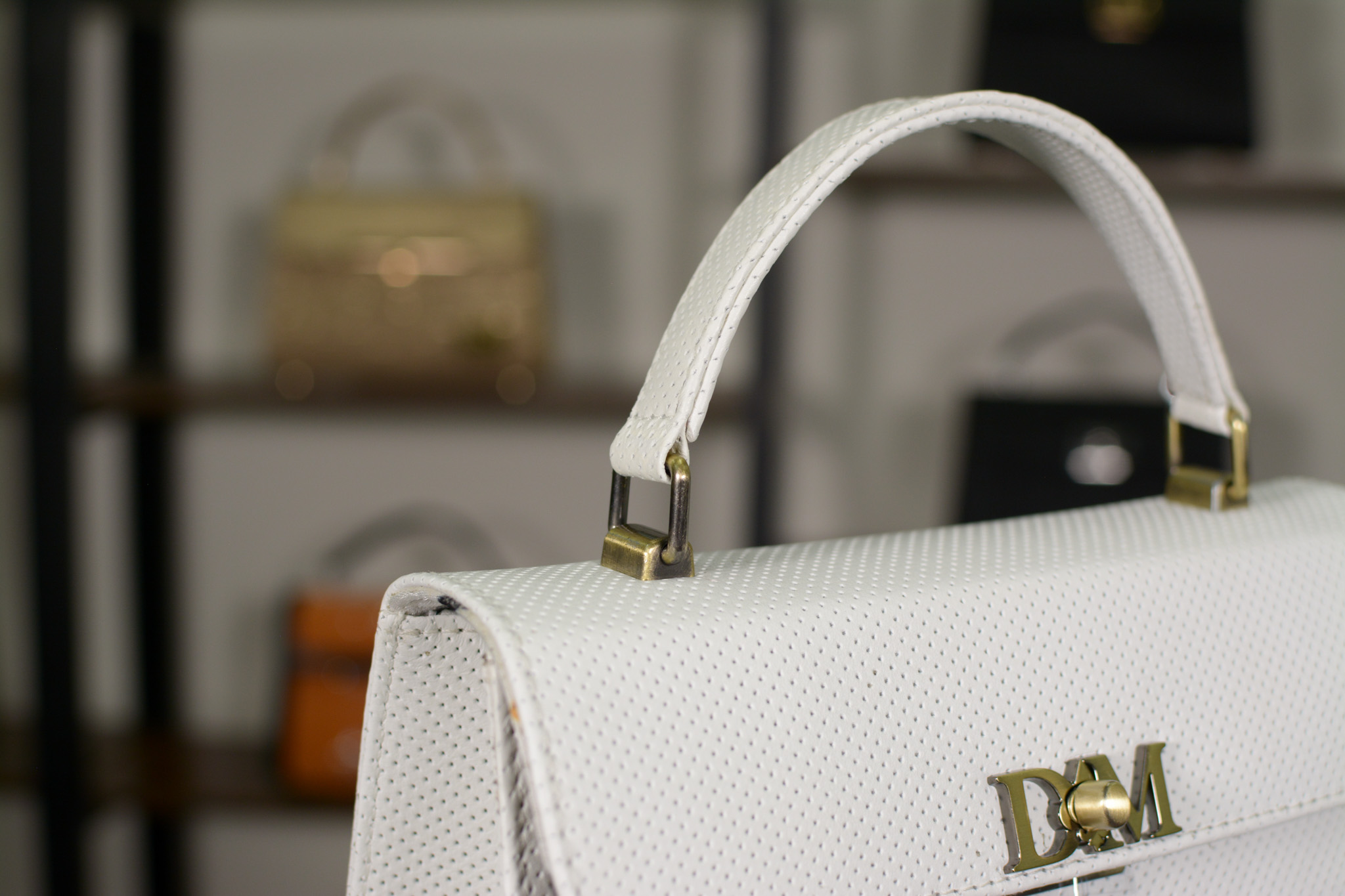 The Fleur White Antique - Image 4