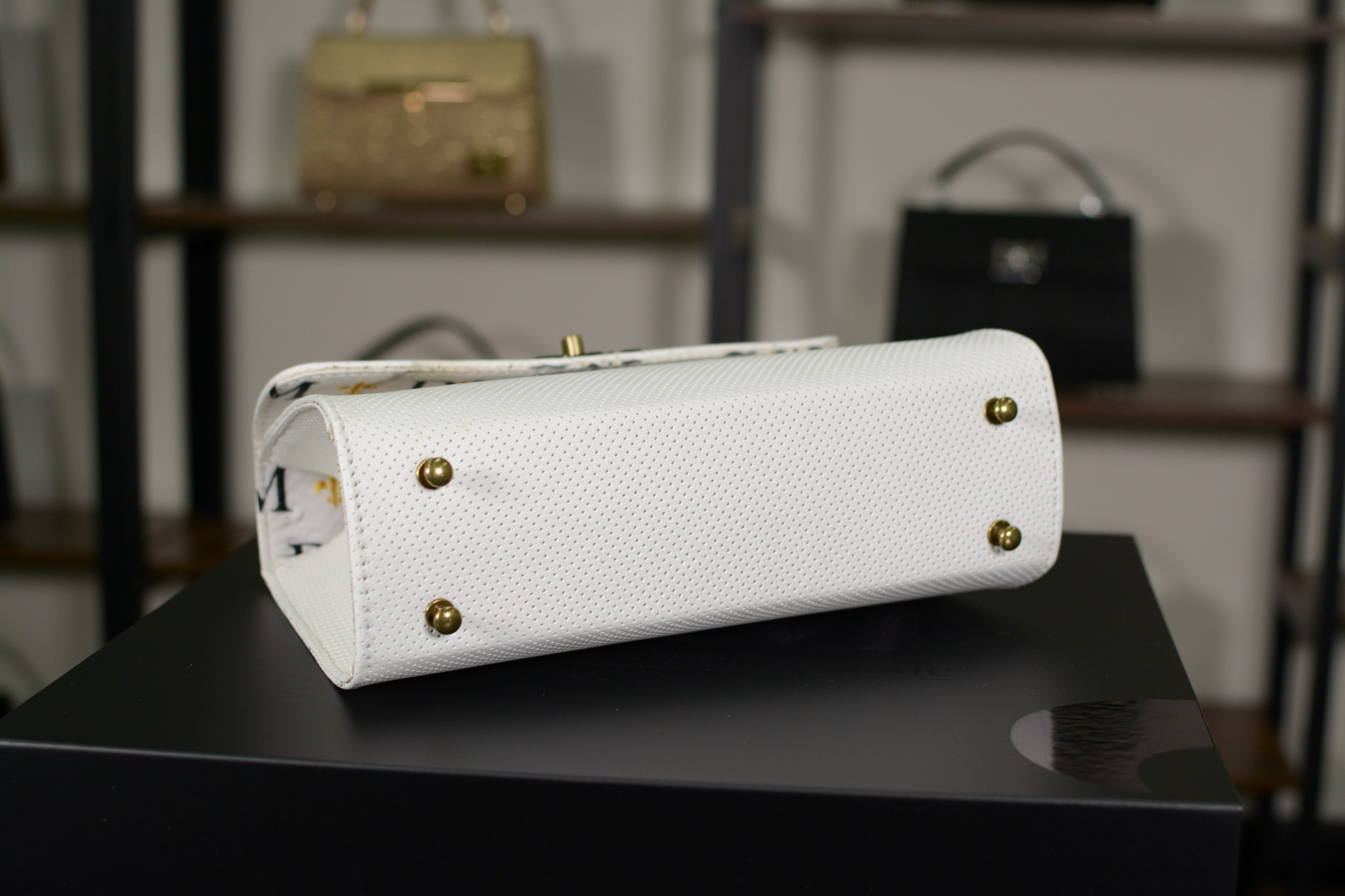 The Fleur White Antique - Image 7